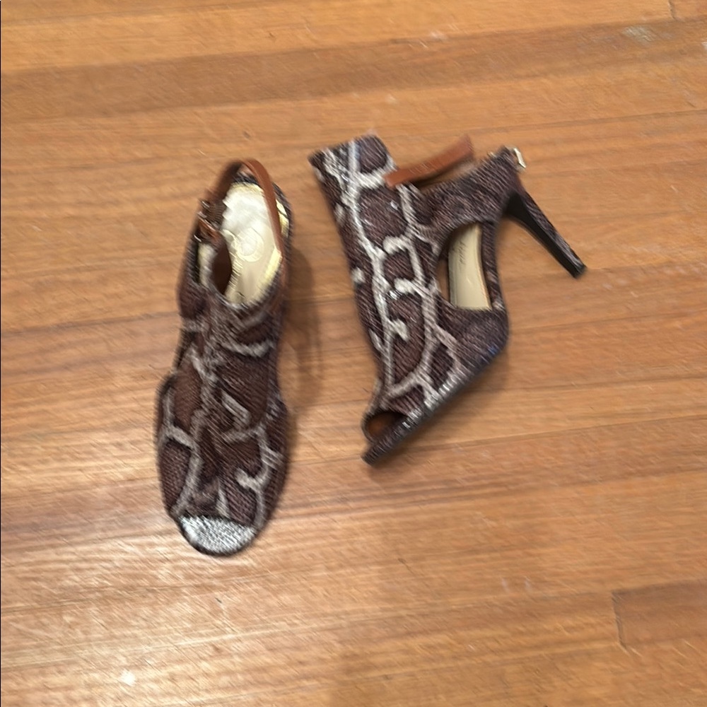 Jessica Simpson Brown Heeled Boots with Elegant Design